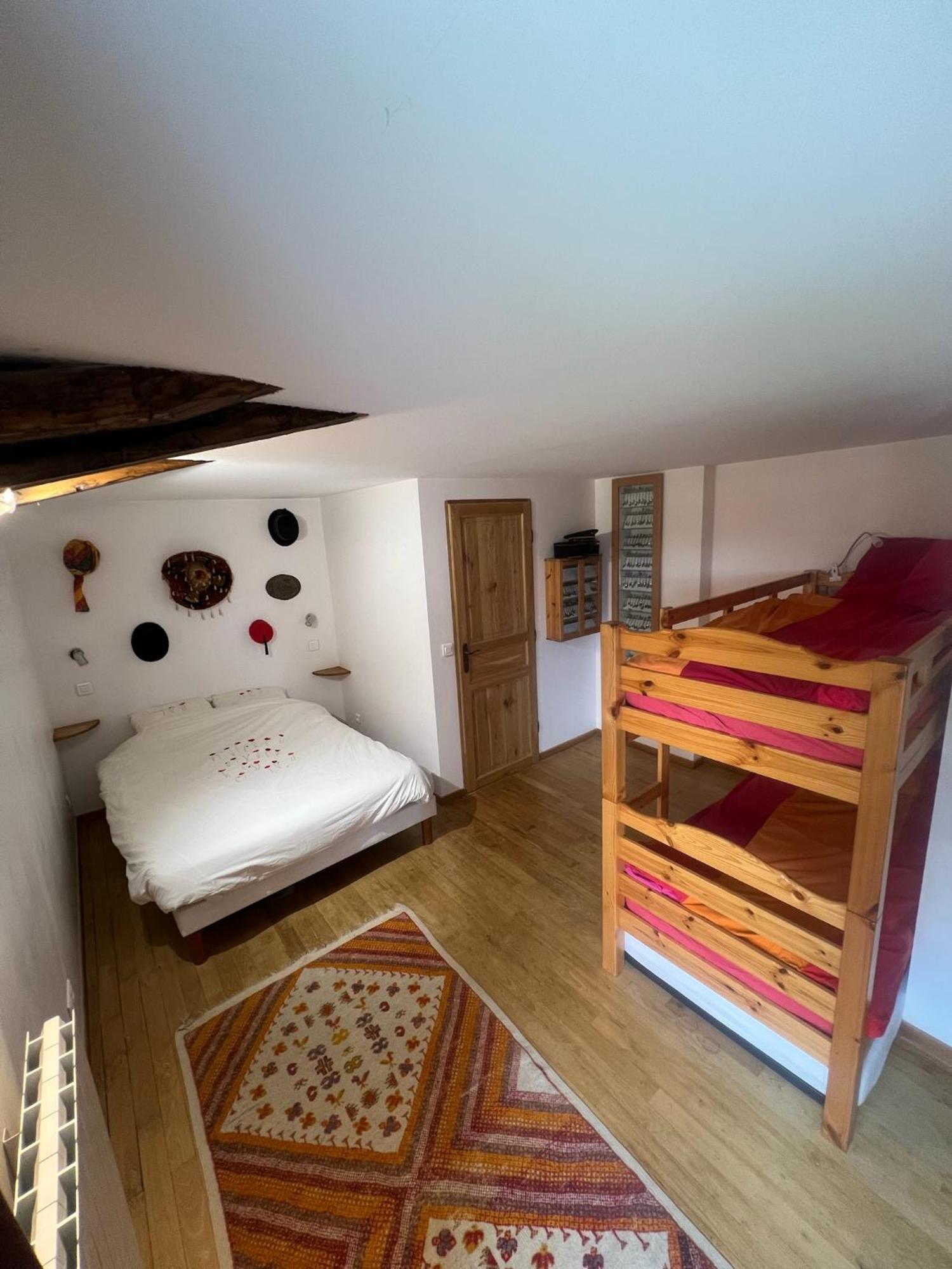 Les Garennes Hotel Saint-Uze Bagian luar foto