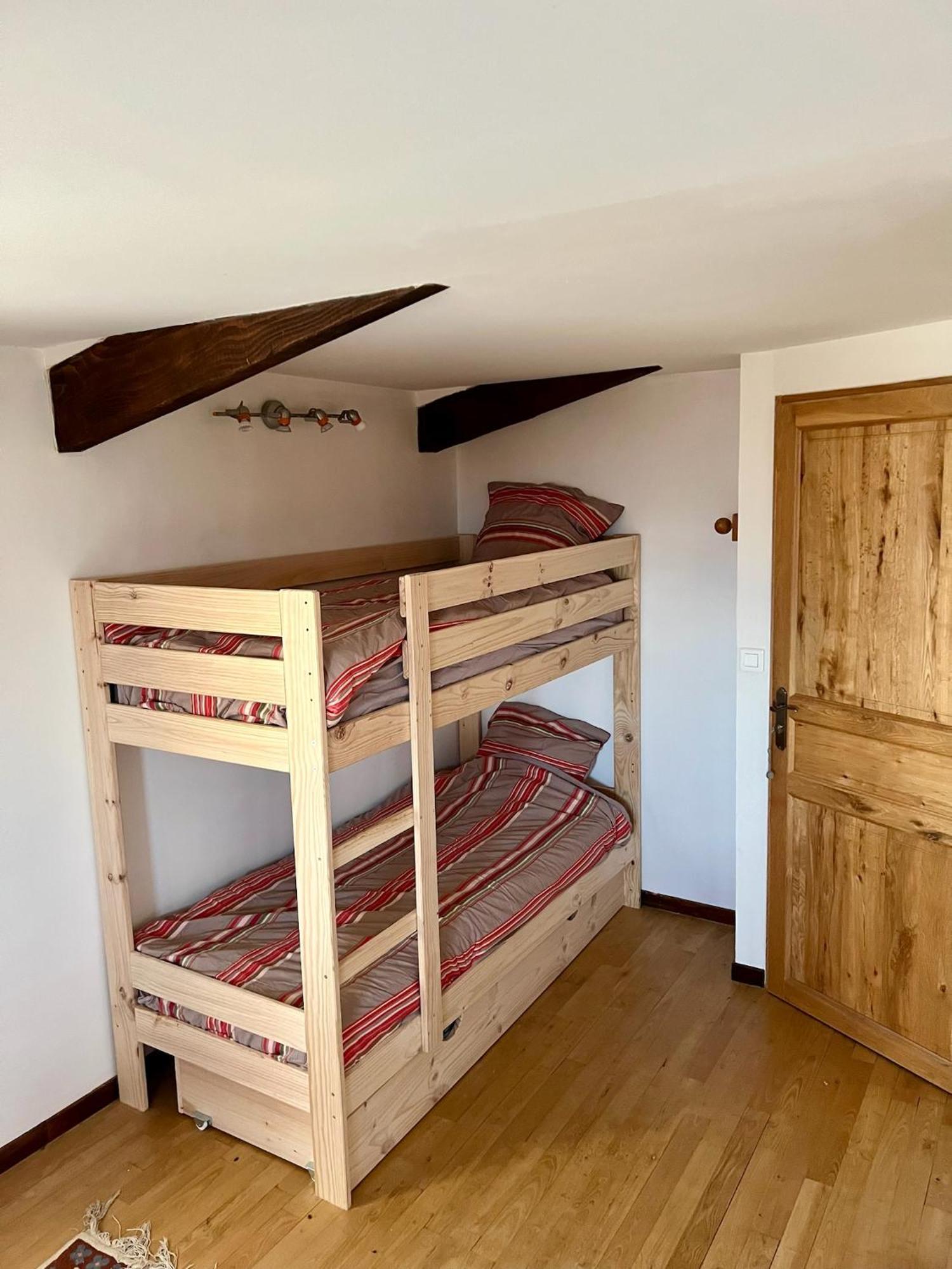 Les Garennes Hotel Saint-Uze Bagian luar foto