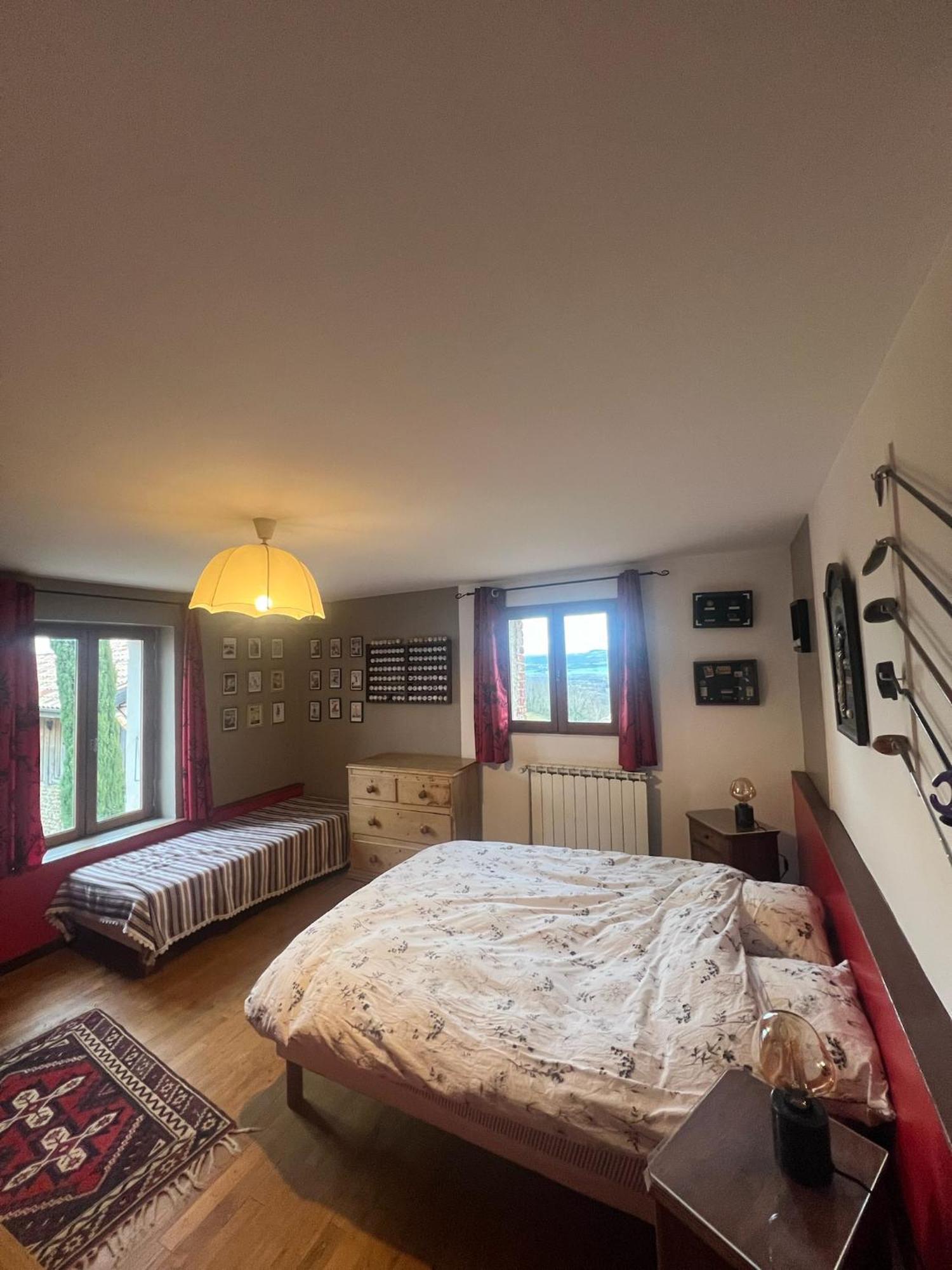 Les Garennes Hotel Saint-Uze Bagian luar foto